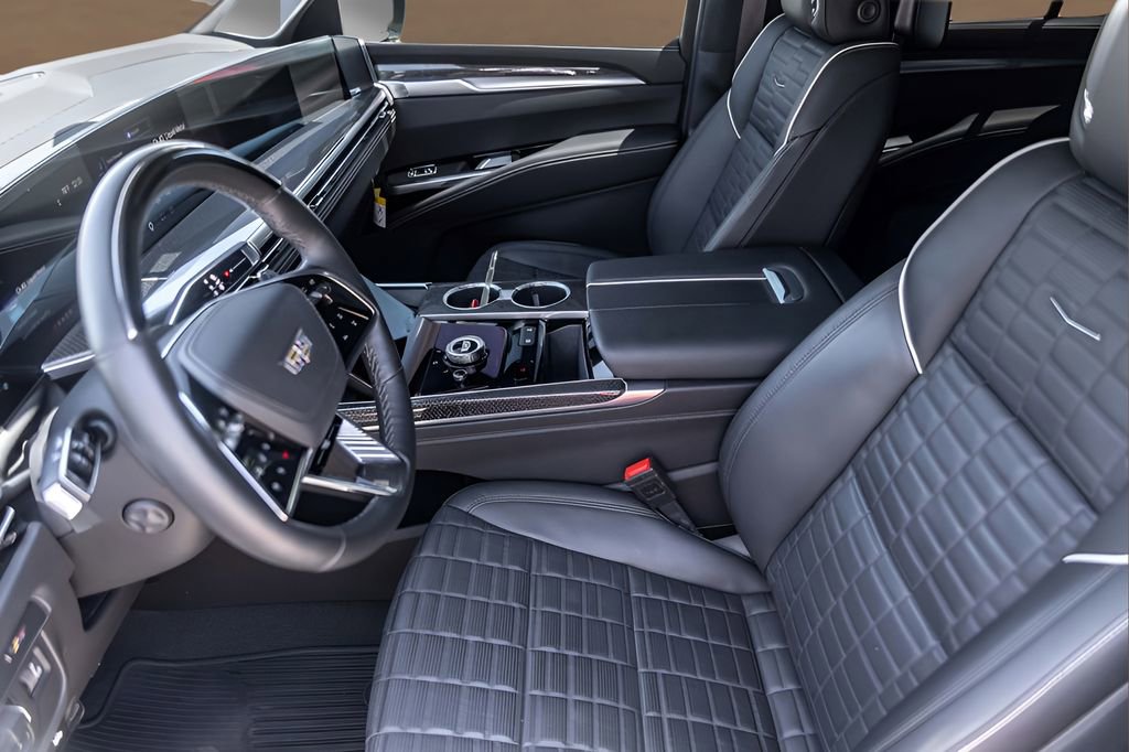 Certified 2025 Cadillac Escalade V AWD/4WD image 9