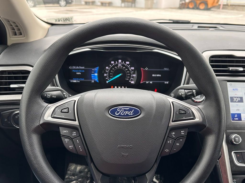 Used 2020 Ford Fusion SE image 25