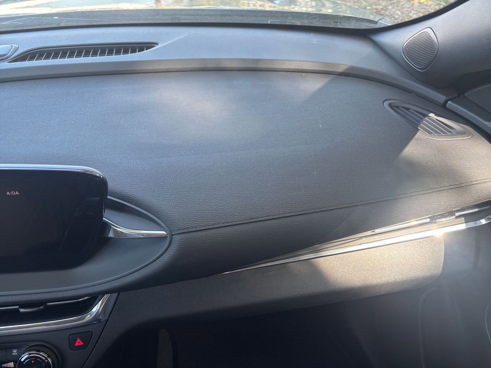 Used 2025 Buick Envista Preferred image 36