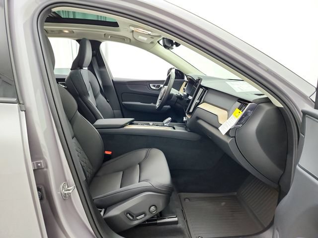 New 2026 Volvo XC60 B5 Plus w/ Protection Package Premier AWD/4WD image 14