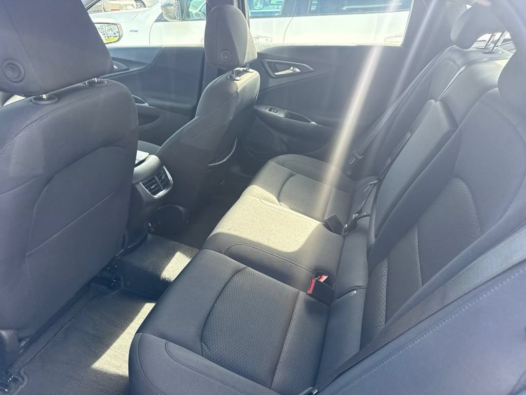 Used 2025 Chevrolet Malibu LT FWD image 13
