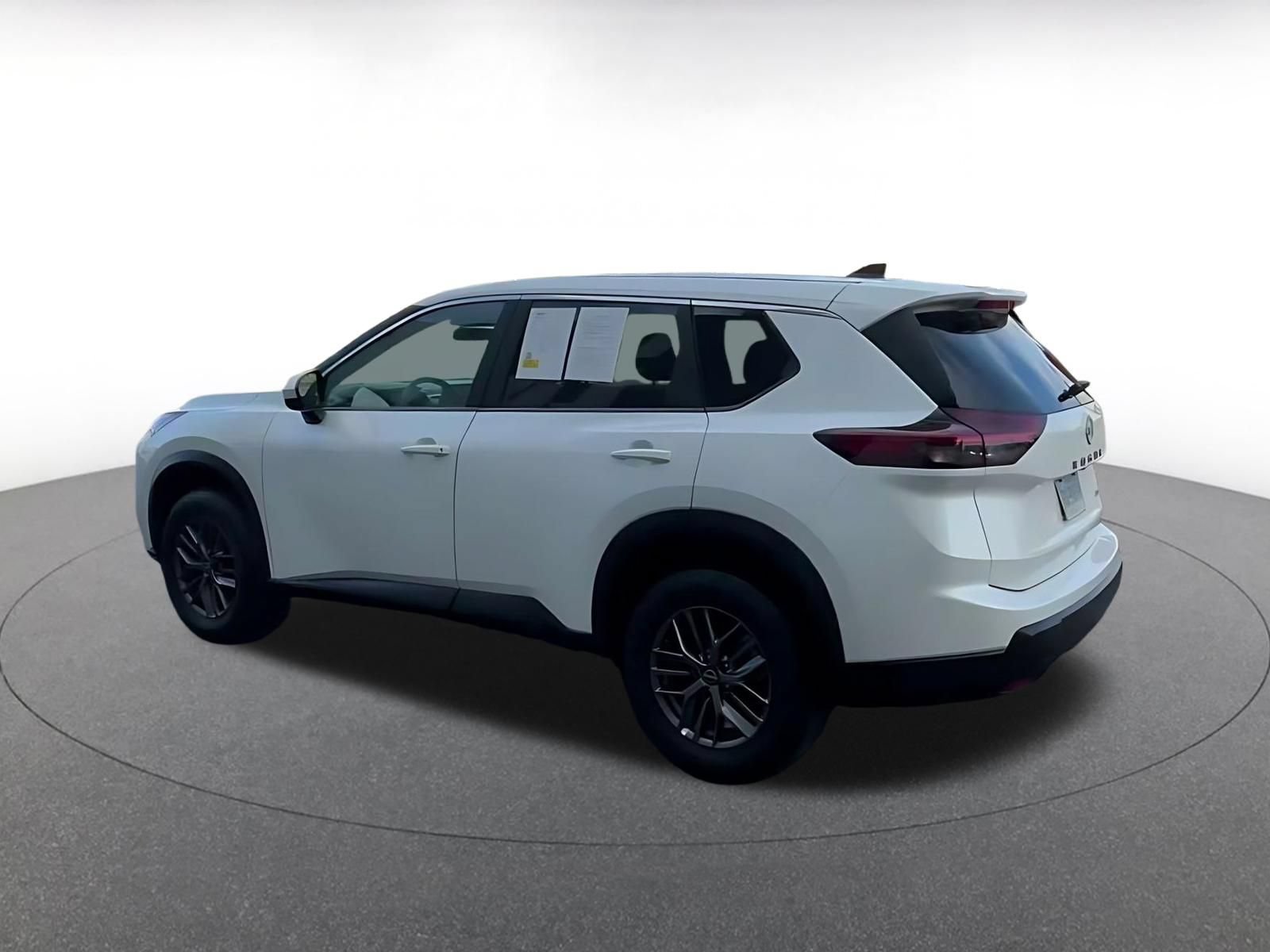 Used 2026 Nissan Rogue SV AWD/4WD image 9