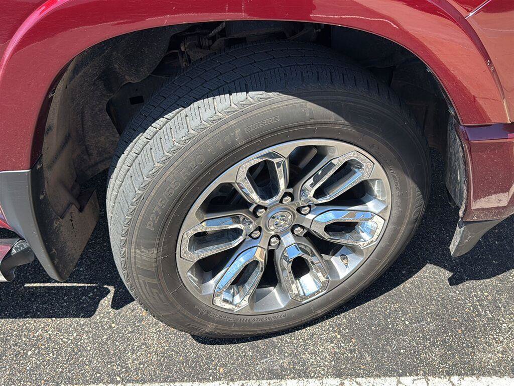 Used 2021 RAM 1500 Laramie AWD/4WD image 4