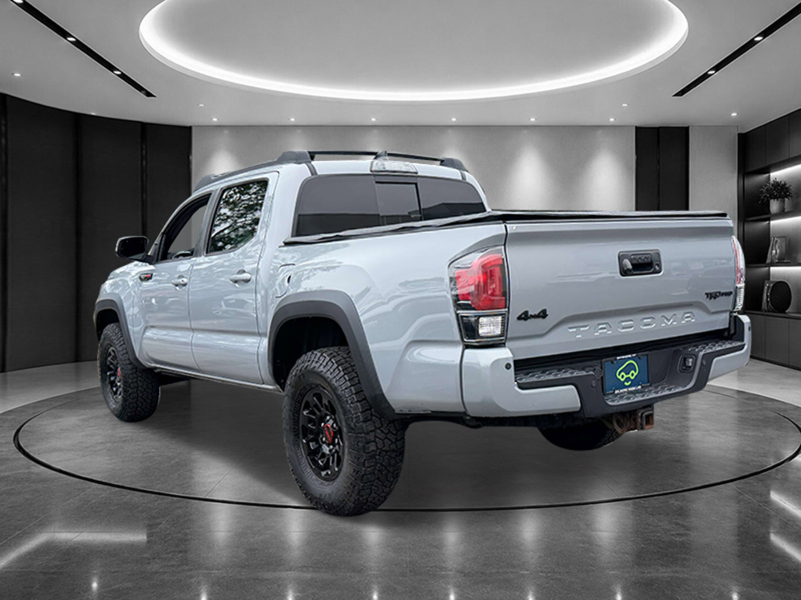 Used 2017 Toyota Tacoma TRD Pro AWD/4WD image 3