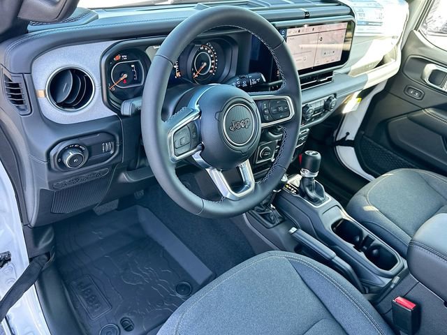 New 2026 Jeep Wrangler Unlimited Sahara AWD/4WD image 6