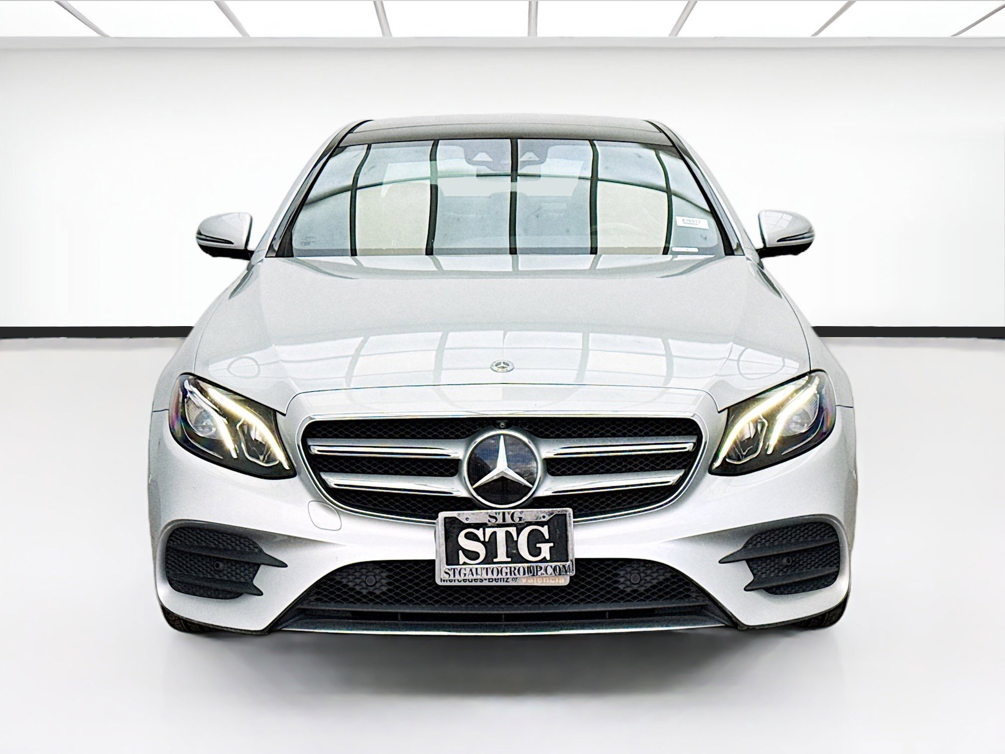 Used 2019 Mercedes-Benz E 300 image 2