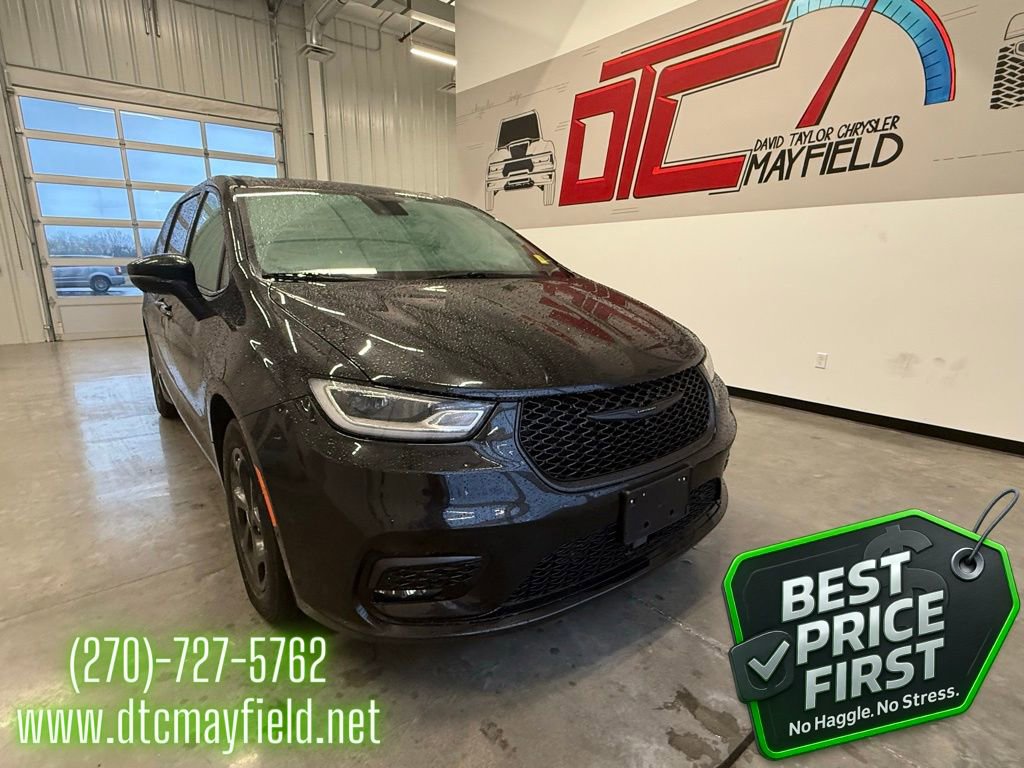 Used 2022 Chrysler Pacifica Touring-L w/ Uconnect Theater Family Group image 1