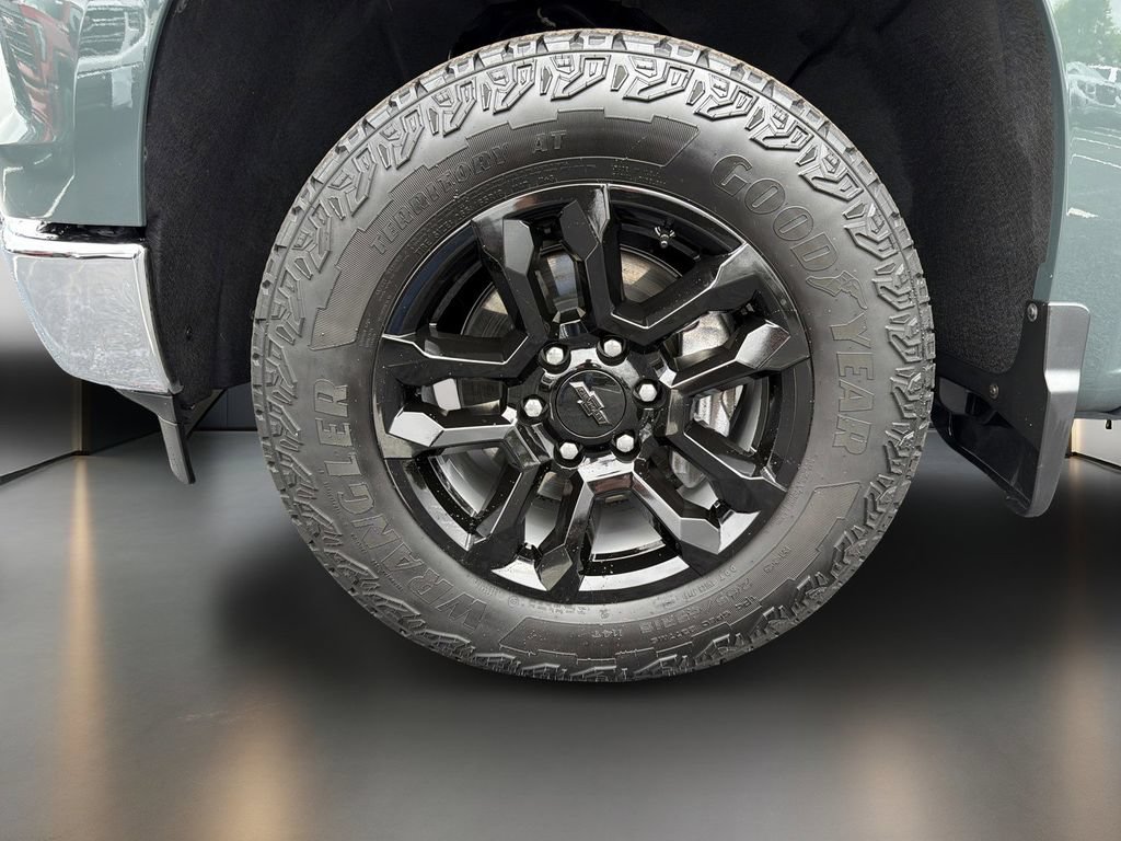 Certified 2025 Chevrolet Silverado 1500 LT w/ Z71 Off-Road Package AWD/4WD image 10