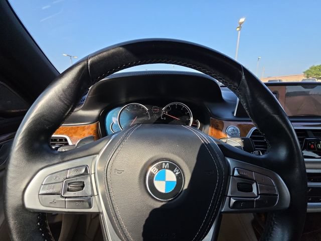 Used 2017 BMW 750i RWD image 25