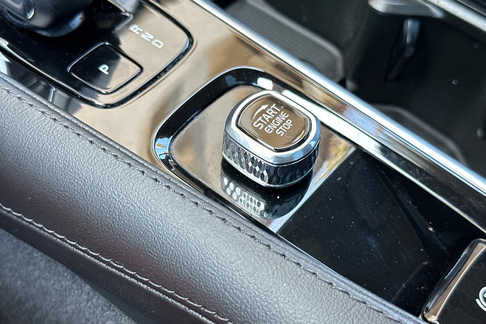 Certified 2023 Volvo XC90 B6 Plus image 26