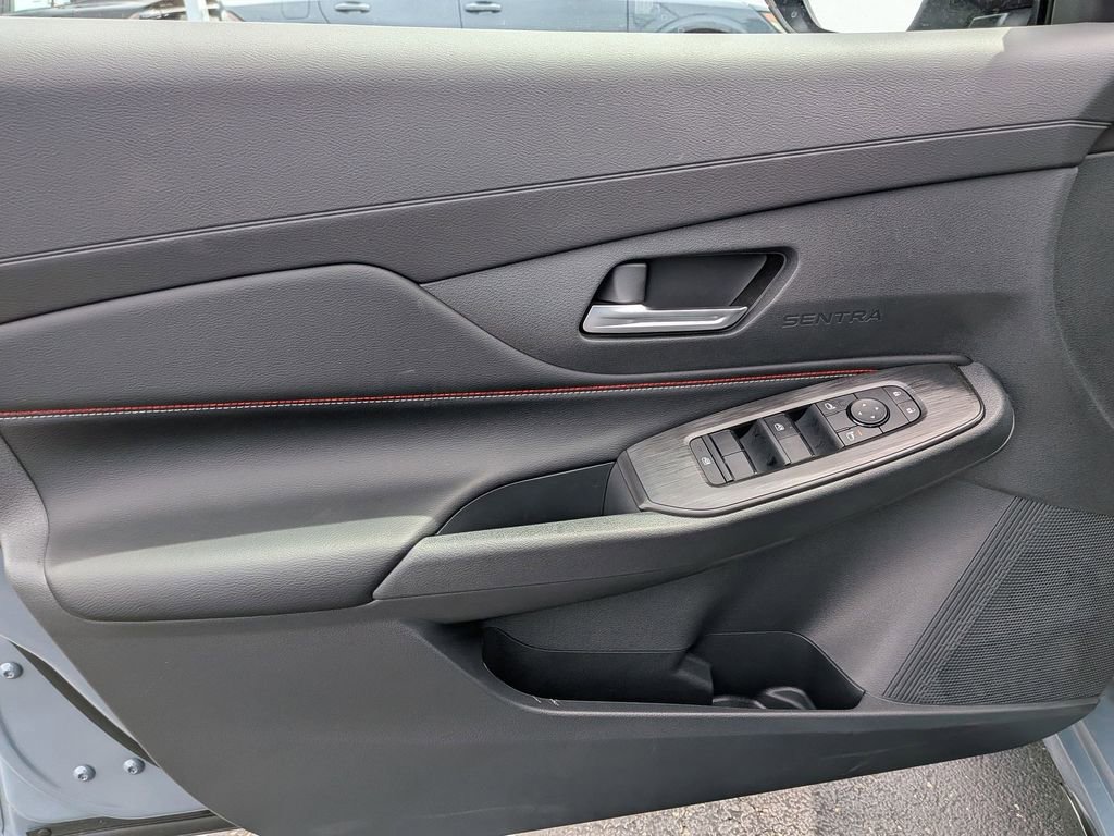 New 2026 Nissan Sentra SR FWD image 9