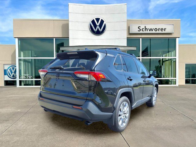 Used 2023 Toyota RAV4 XLE Premium FWD image 4