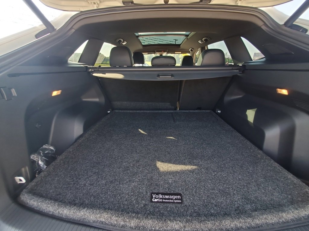 Used 2022 Volkswagen Atlas Cross Sport SEL Premium R-Line image 20