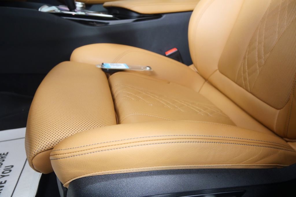 Certified 2023 BMW 530i w/ Premium Package image 9