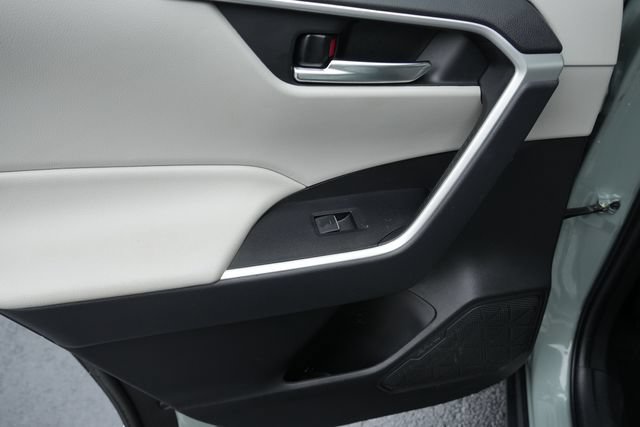 Used 2022 Toyota RAV4 XLE FWD image 20