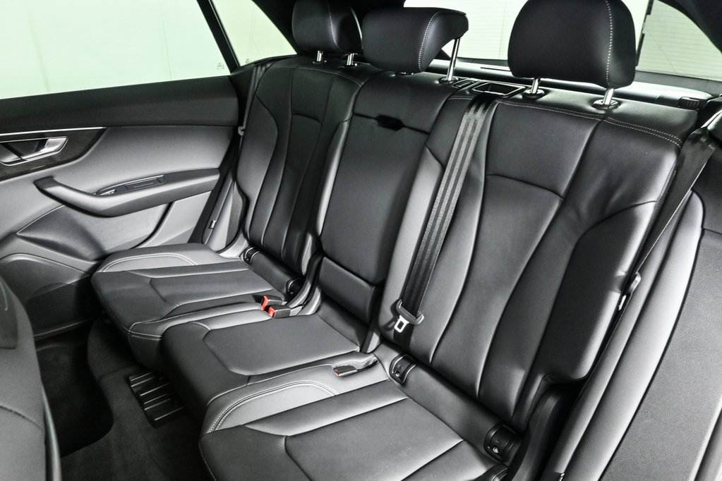 New 2025 Audi Q8 Premium image 17