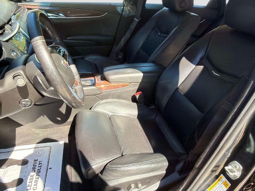 Used 2013 Cadillac XTS Luxury FWD image 21