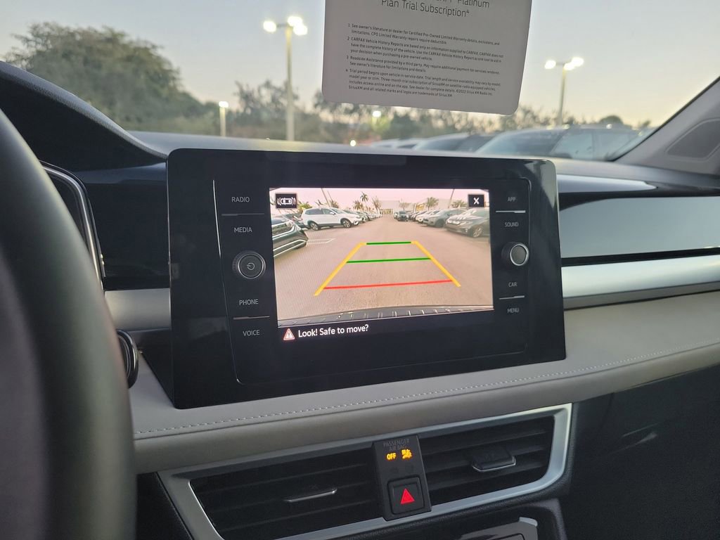 Used 2025 Volkswagen Taos SE w/ Panoramic Sunroof Package image 24