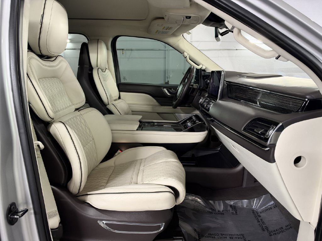 Used 2019 Lincoln Navigator Black Label w/ Cargo Package AWD/4WD image 21