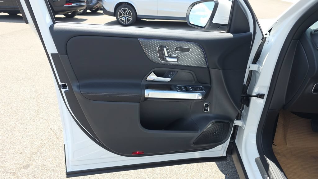 New 2026 Mercedes-Benz GLB 250 image 11