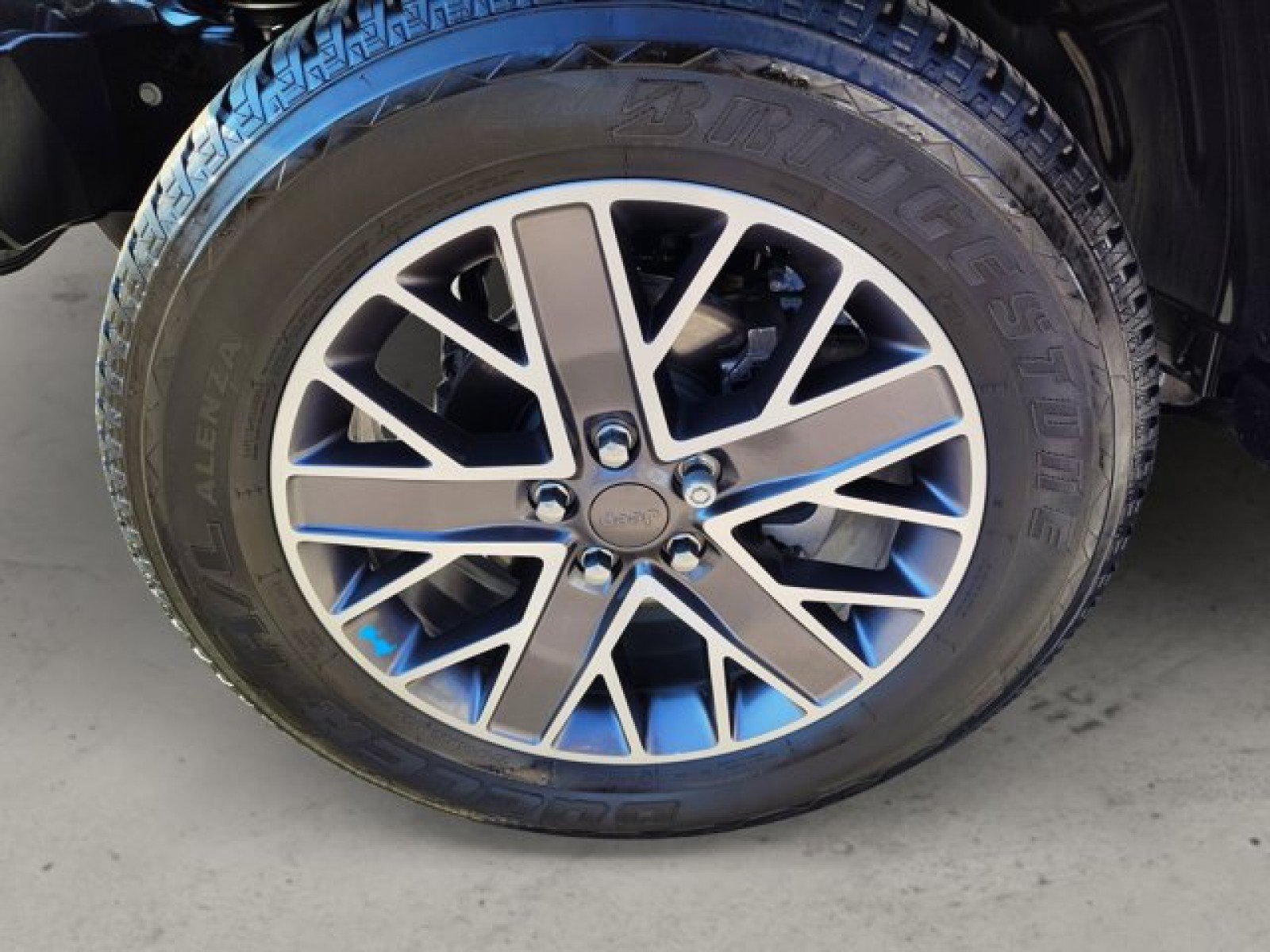 Used 2023 Jeep Wrangler Unlimited Sahara AWD/4WD image 10