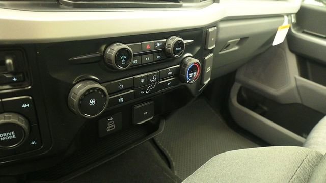 New 2026 Ford F350 4x4 Crew Cab Super Duty image 17