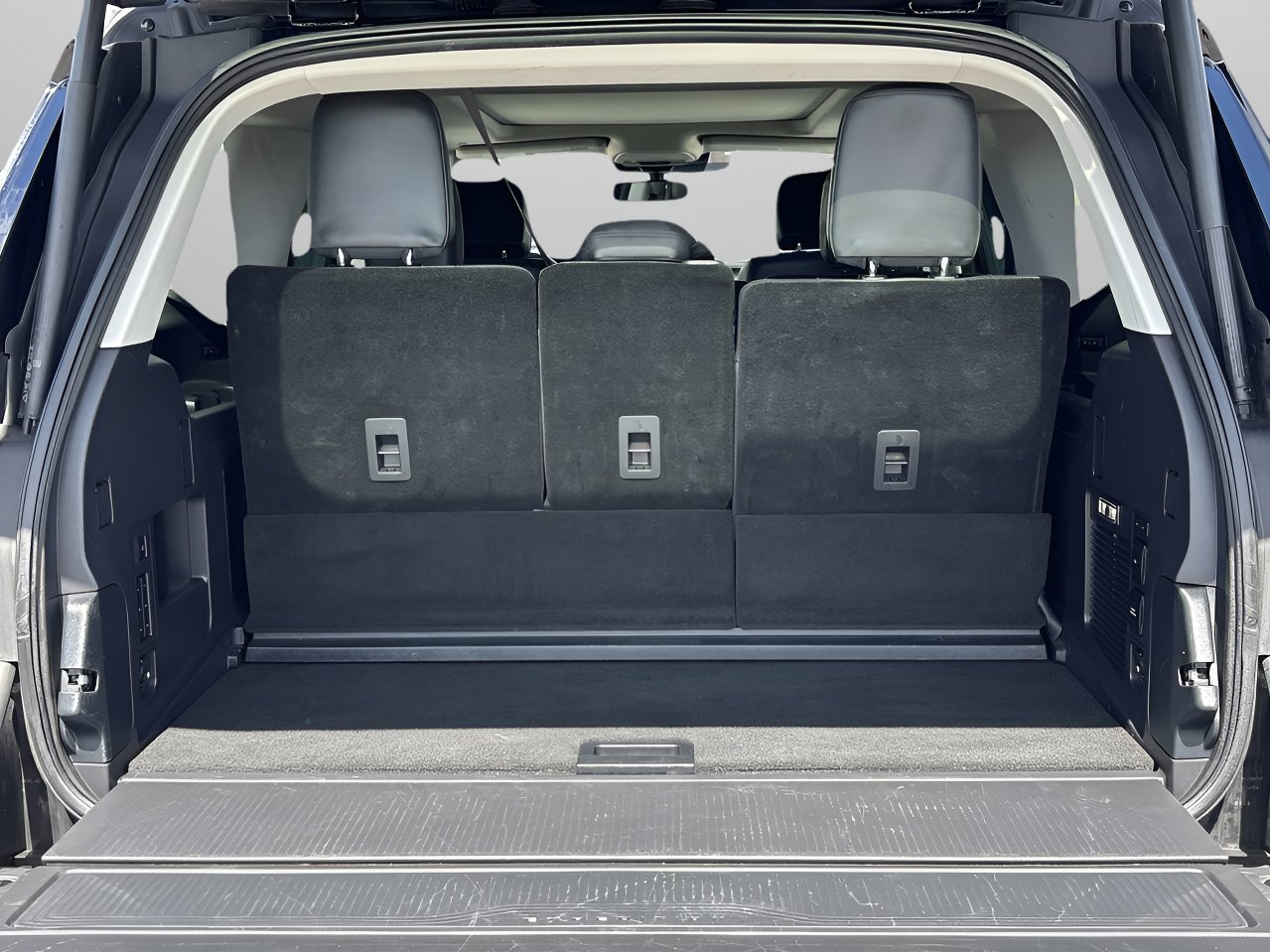 Certified 2025 Ford Expedition Active AWD/4WD image 8