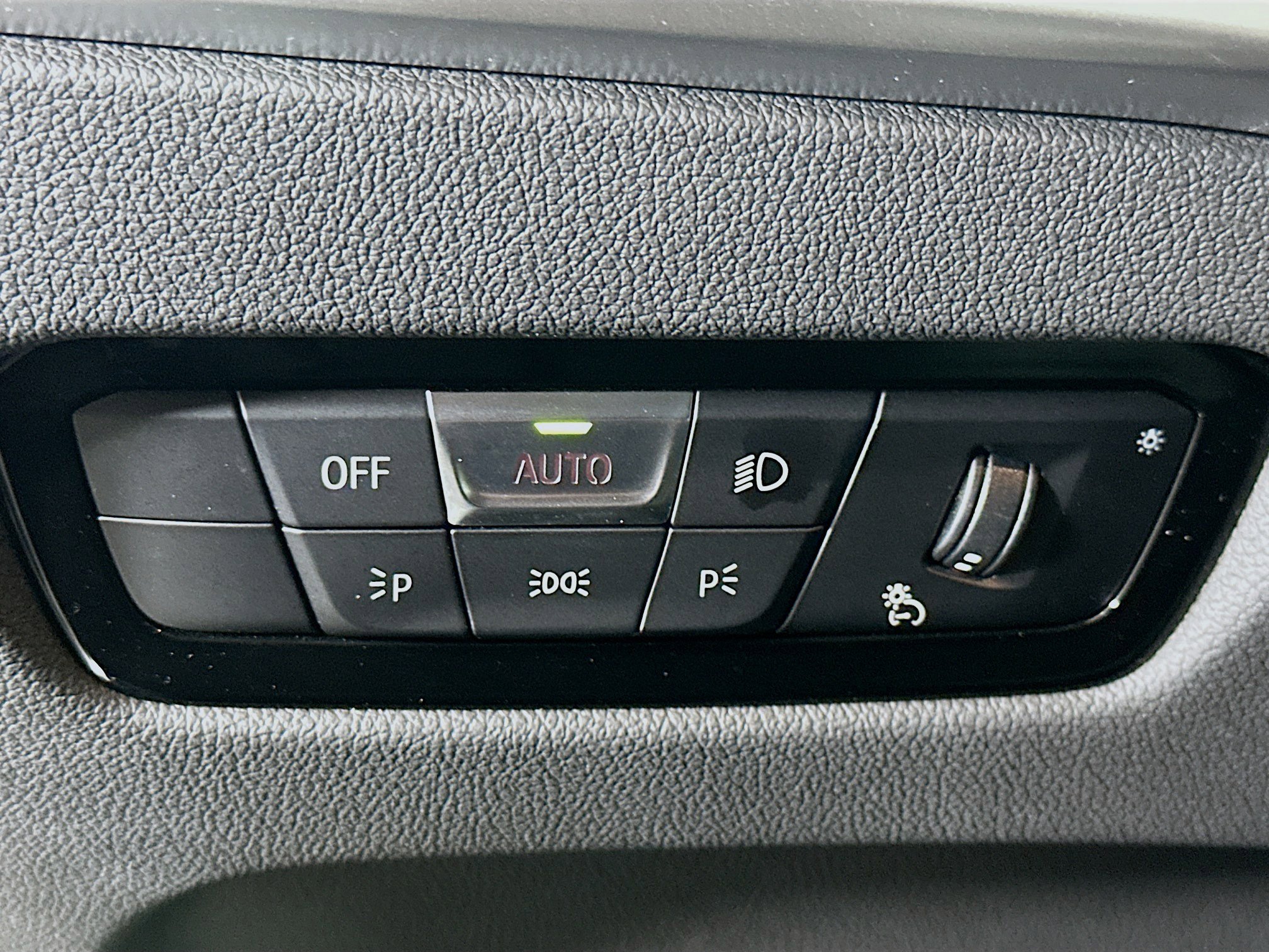 Used 2025 BMW 330i Sedan image 17