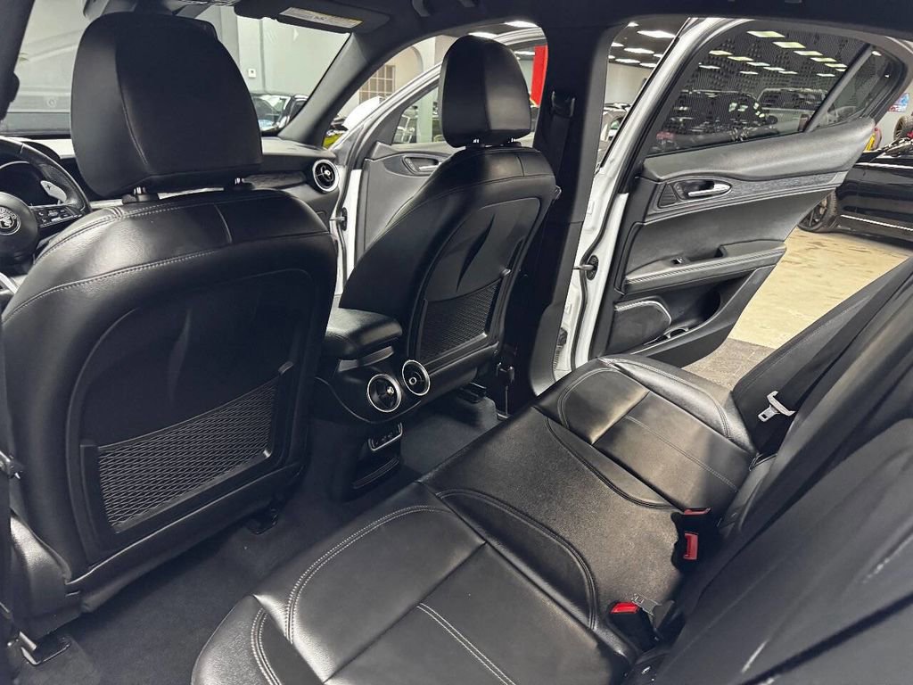 Used 2023 Alfa Romeo Stelvio Sprint image 44