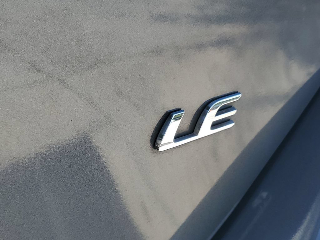 Used 2017 Toyota Corolla LE FWD image 8