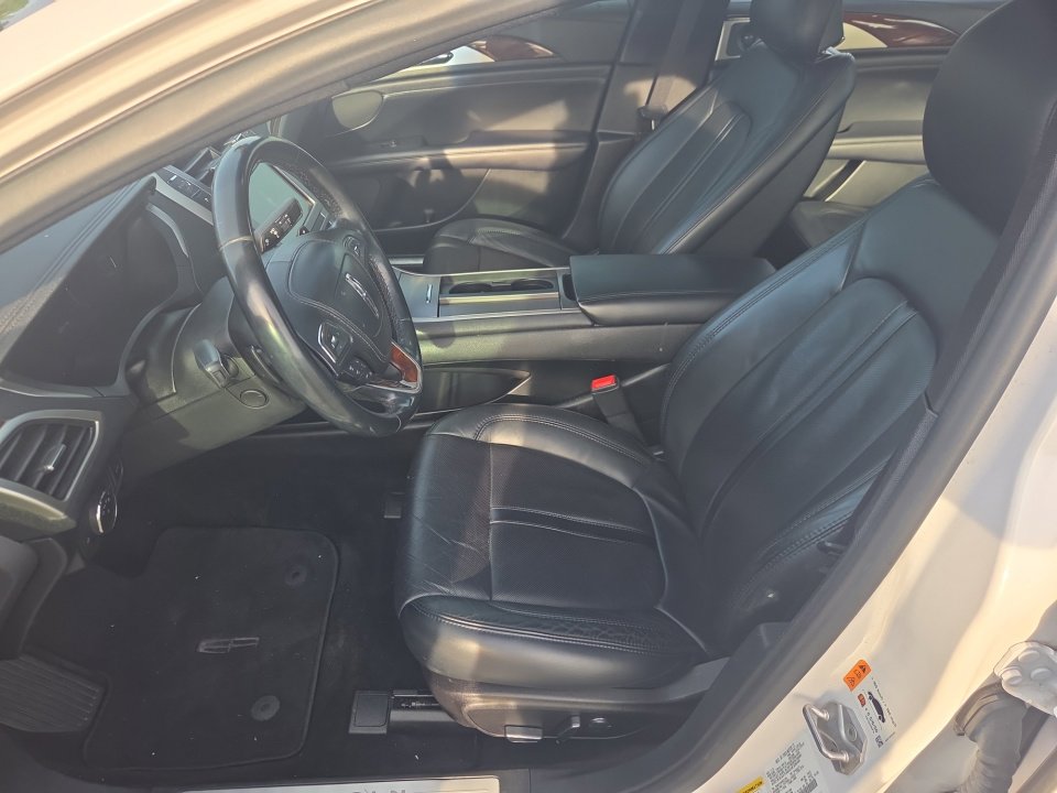 Used 2017 Lincoln MKZ Reserve w/ Technology Package image 11