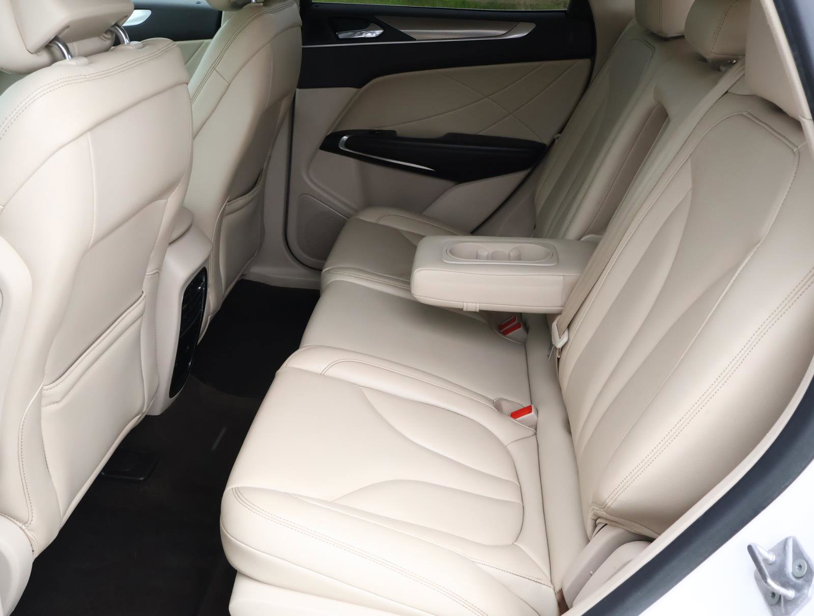 Used 2019 Lincoln MKC Premiere FWD image 18