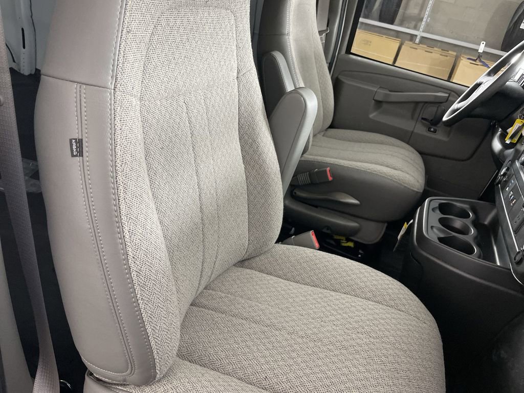 New 2025 GMC Savana 2500 Extended w/ Driver Convenience Package image 25