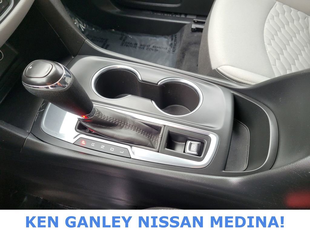 Used 2021 Chevrolet Equinox LS image 25