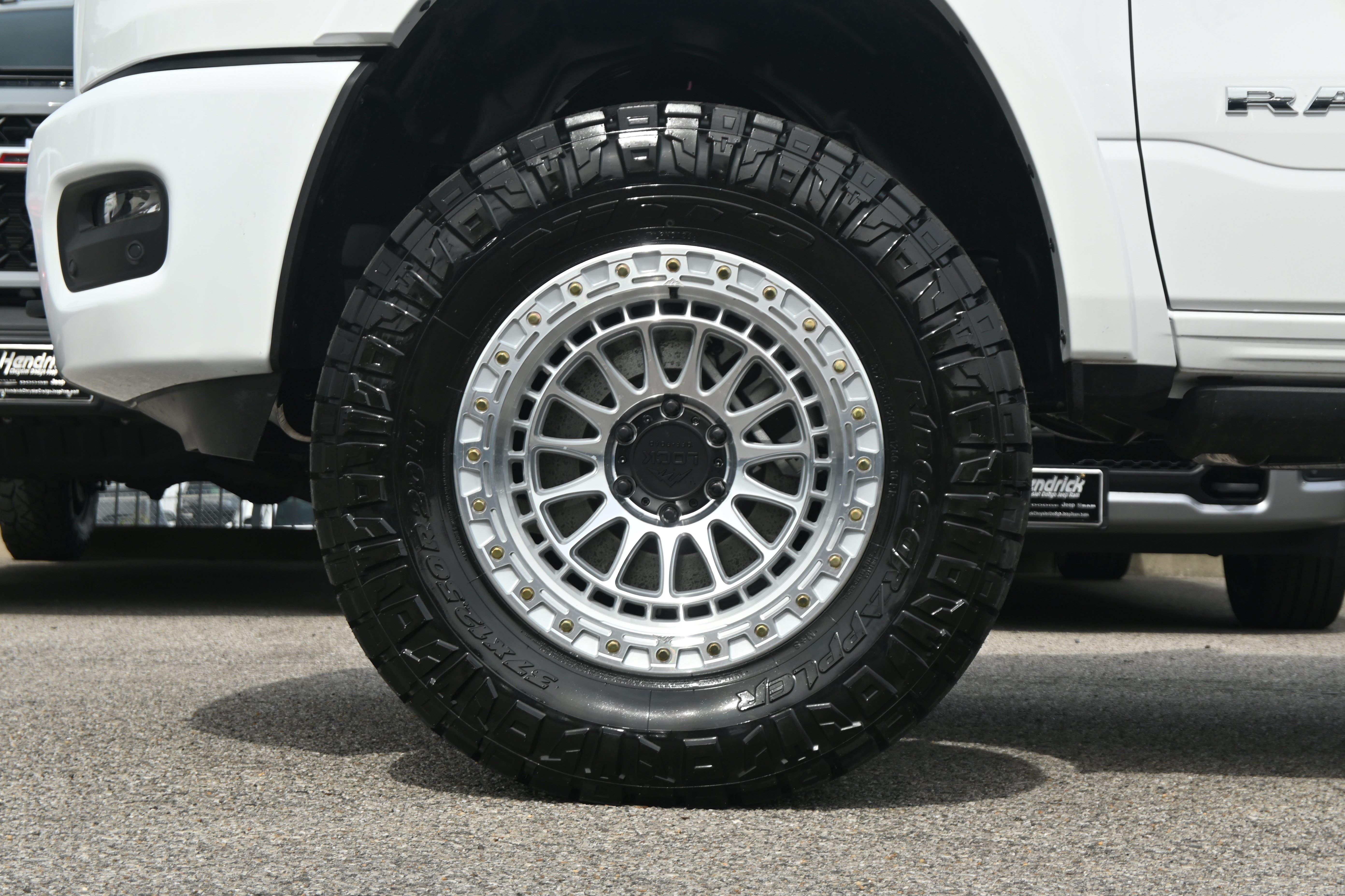 New 2026 RAM 1500 Laramie AWD/4WD image 13