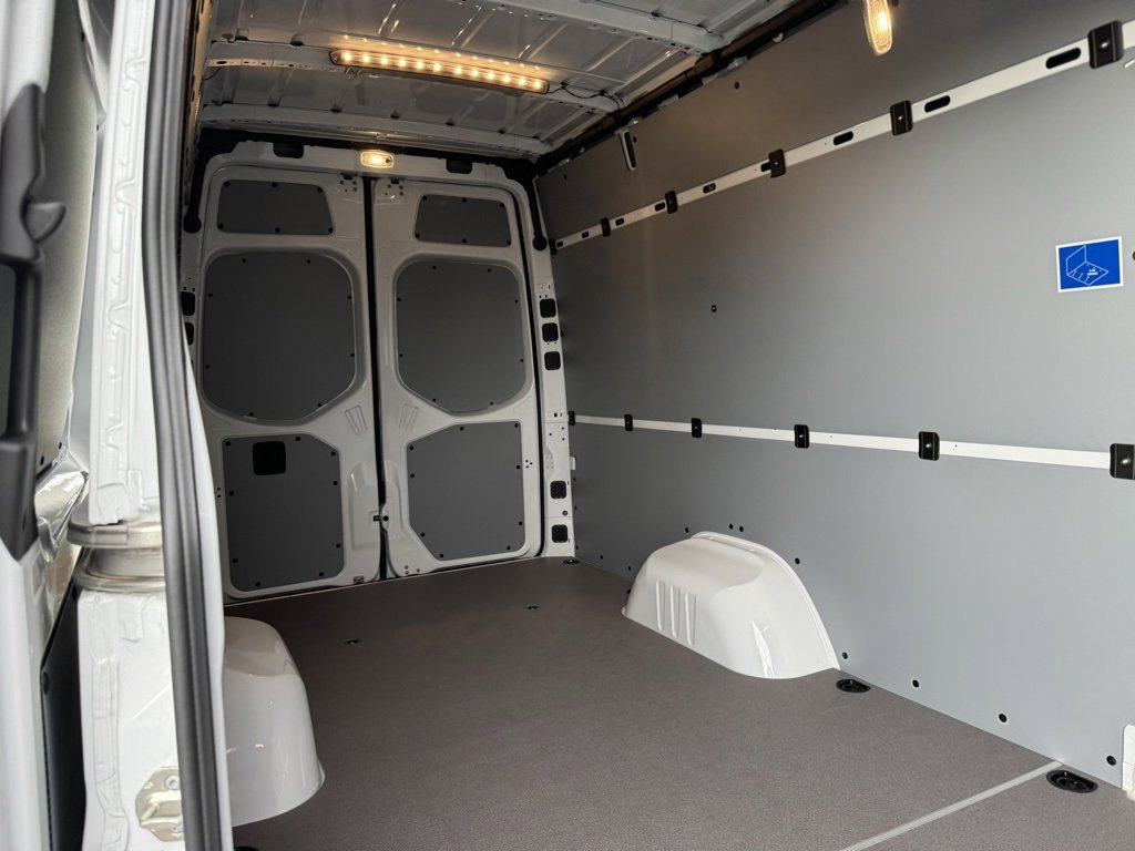 Used 2024 Mercedes-Benz Sprinter 3500 image 14