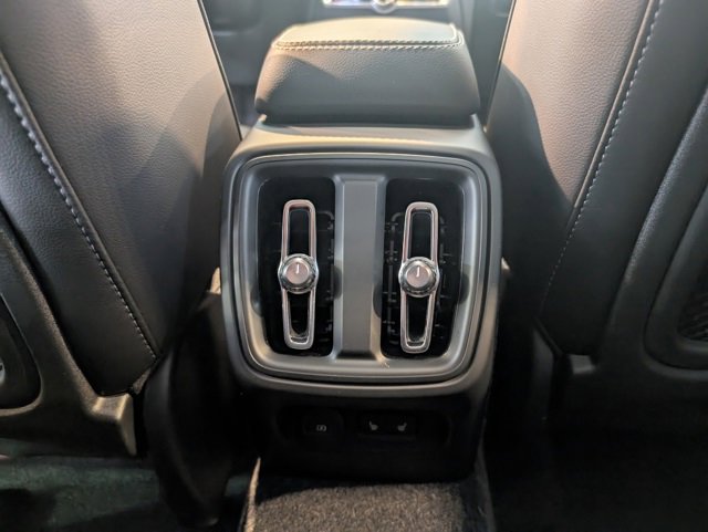 New 2025 Volvo XC40 B5 Ultra w/ Climate Package image 25