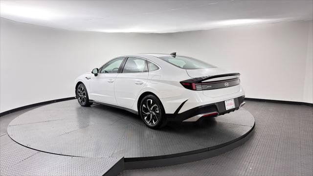 Used 2025 Hyundai Sonata SEL FWD image 6
