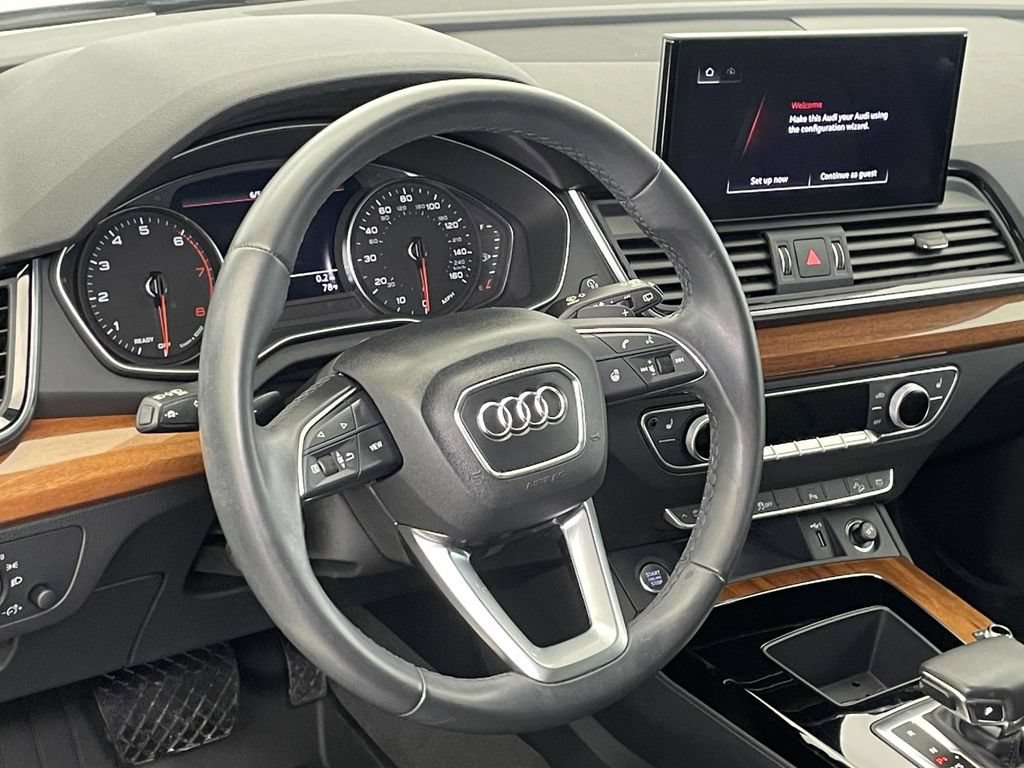 Used 2023 Audi Q5 2.0T Premium w/ Convenience Package AWD/4WD image 4