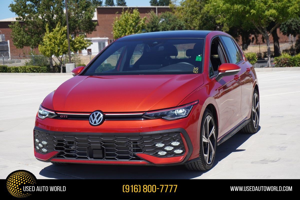 Used 2025 Volkswagen Golf SE