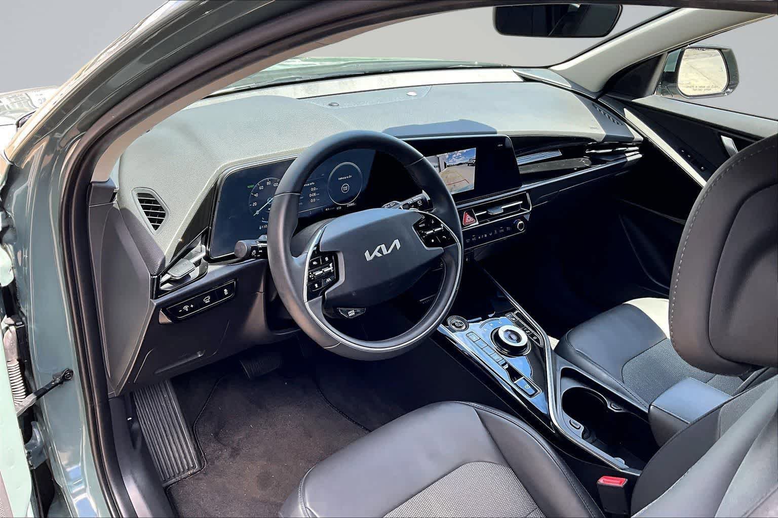 Used 2023 Kia Niro Wind FWD image 2