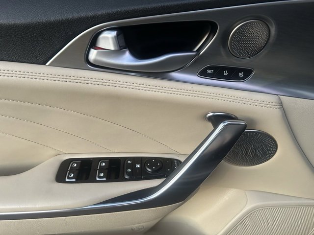 Used 2022 Kia Stinger GT2 image 18