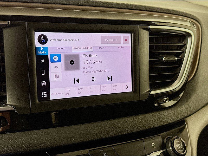 Used 2023 Chrysler Voyager LX image 14