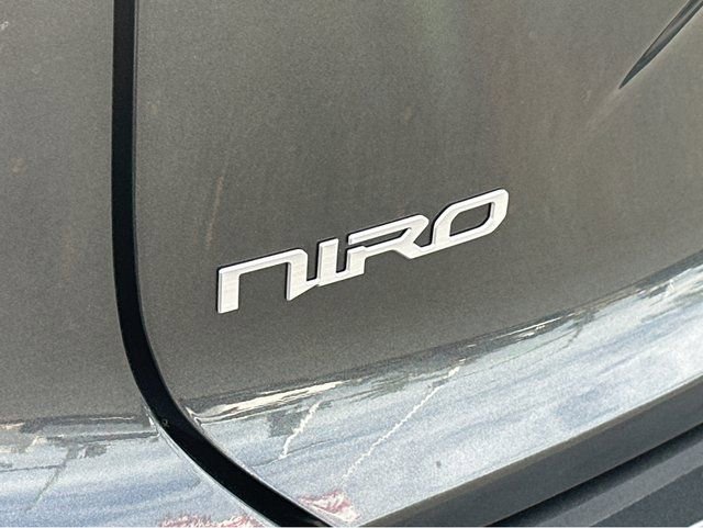 Certified 2025 Kia Niro LX image 40