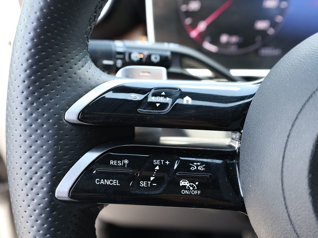 Used 2024 Mercedes-Benz GLC 300 image 33
