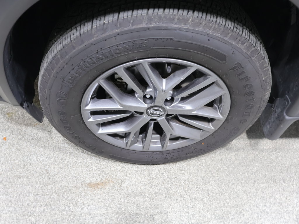 Used 2023 Nissan Rogue S AWD/4WD image 9