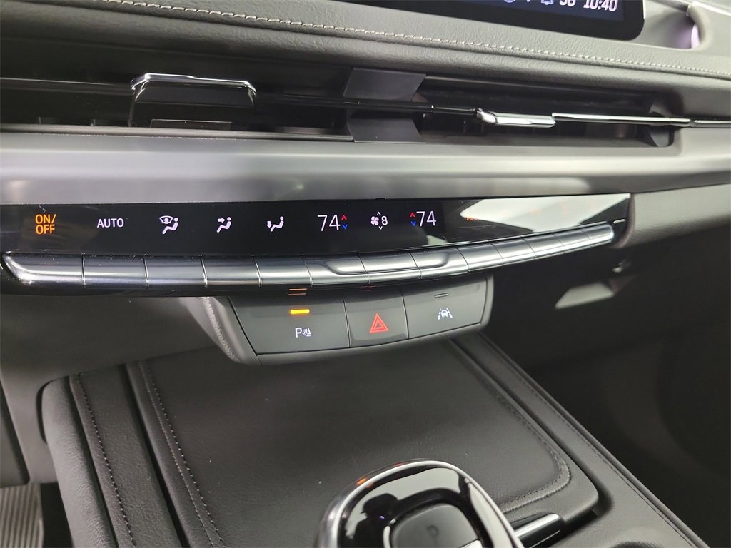 Certified 2025 Cadillac XT4 Premium Luxury image 27