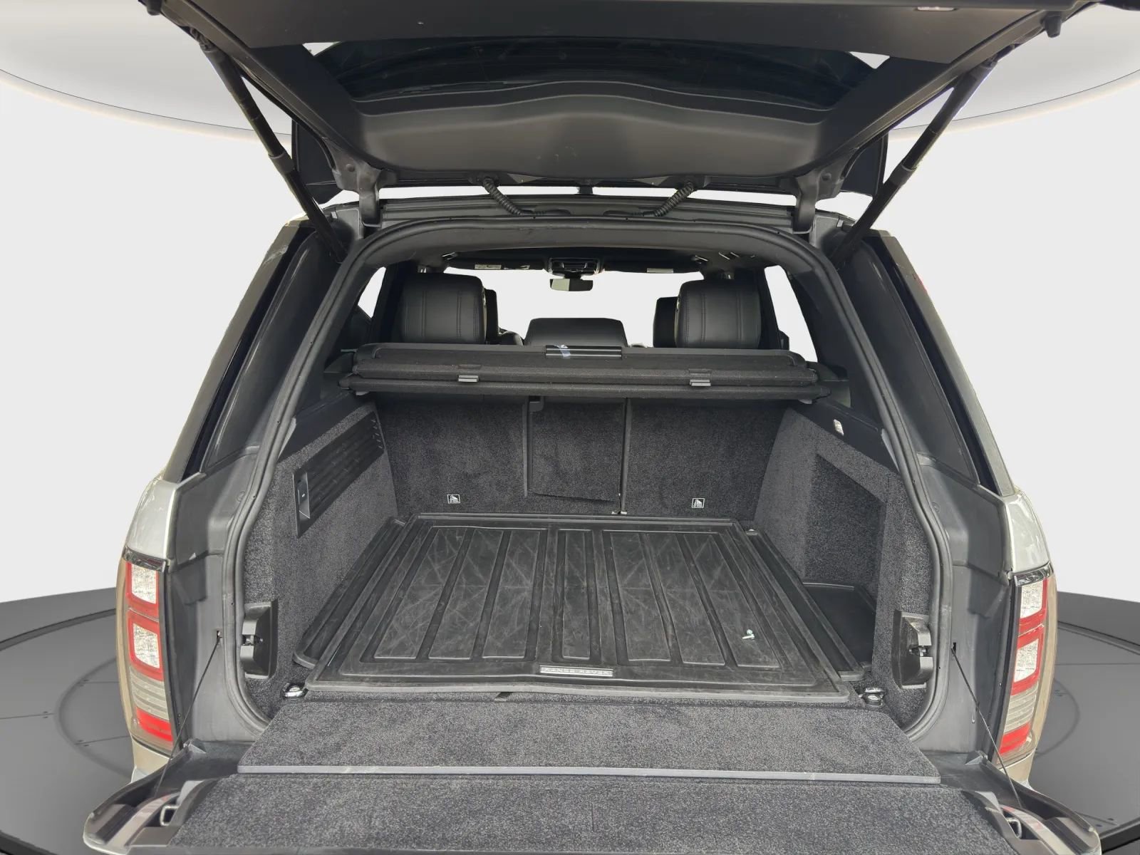 Used 2017 Land Rover Range Rover HSE image 20