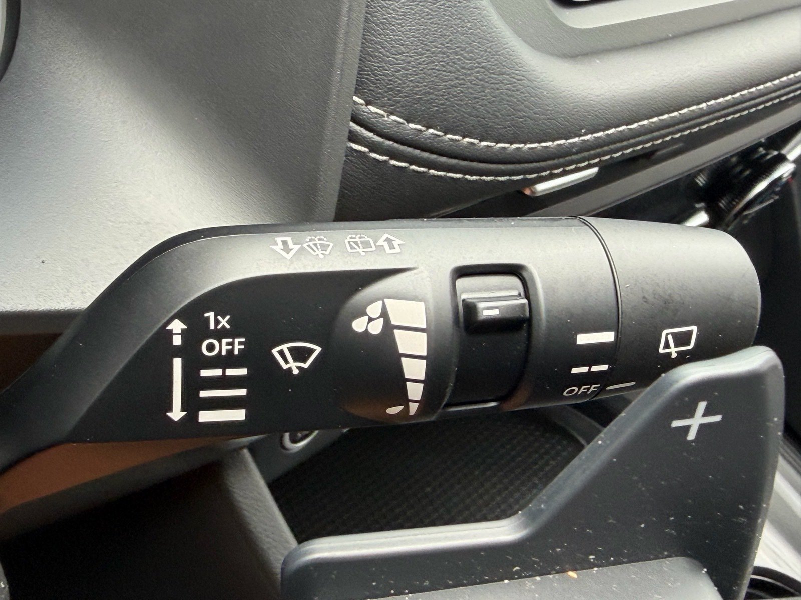 Used 2023 Nissan Rogue SV FWD image 26