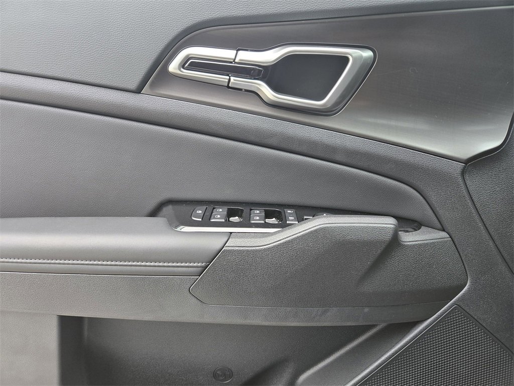 New 2025 Kia Sportage EX image 16